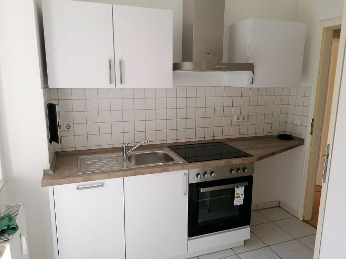 !! Neue Einbauküche, 3-Zimmer-Wohnung im Stadtteil Bernsdorf !!