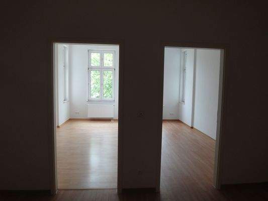 Flur (Blick ins Arbeits- &amp; Kinderzimmer)