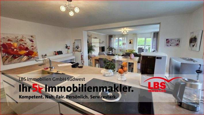 Küche - Sicht auf Wohnraum