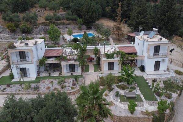 Kreta, Pemonia: Ruhiges und weitläufiges Anwesen zu verkaufen