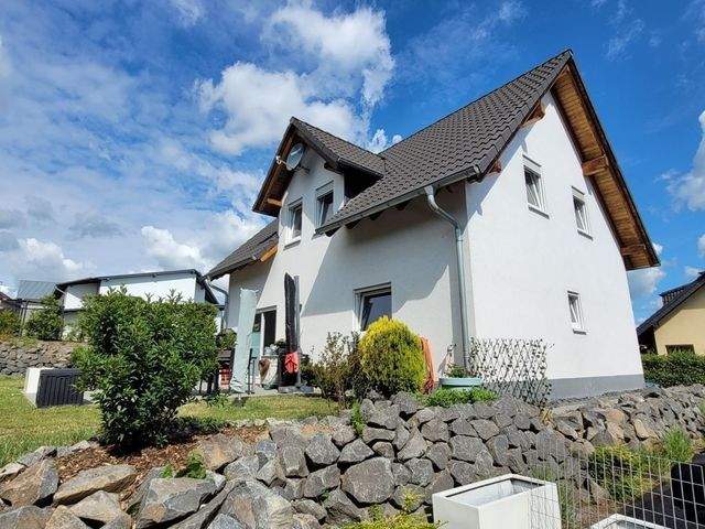 Zur Miete: freistehendes Einfamilienwohnhaus in Mayen-Hausen