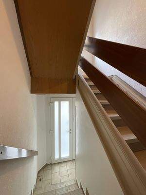 Hauseingang - Treppenhaus