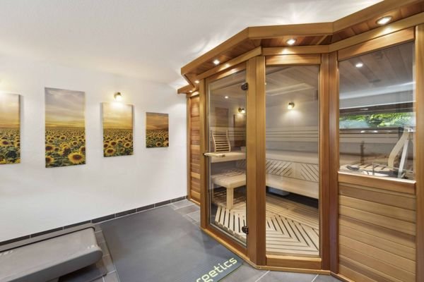 Sauna und Fitnessbereich