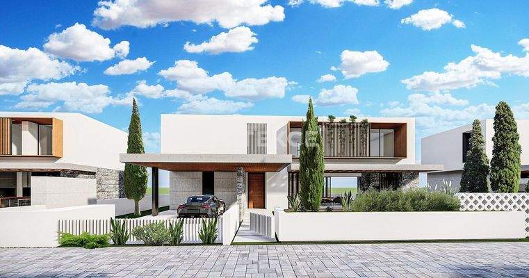 Detached Villas with Pools and Gardens in North Cyprus Girne