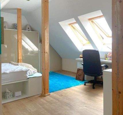 makellos EFH SN Hufenweg - Wohnbereich im DG (2).j