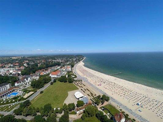 Blick auf den Strand und das Meer