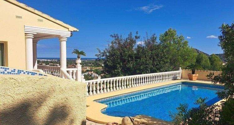 Pe860 piscina vistas al mar sea view.jpg