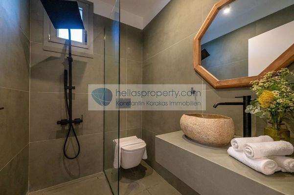 e8fe531f83834110851cb6070143647e-original