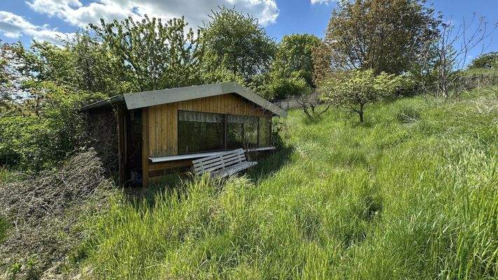 Separater großer Garten mit Laube 50 m entfernt