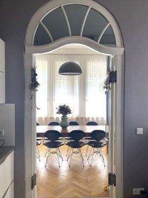 Blick von der Küche zum Essbereich.jpg