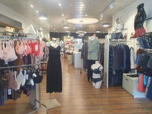 inklusive Deckenbeleuchtung