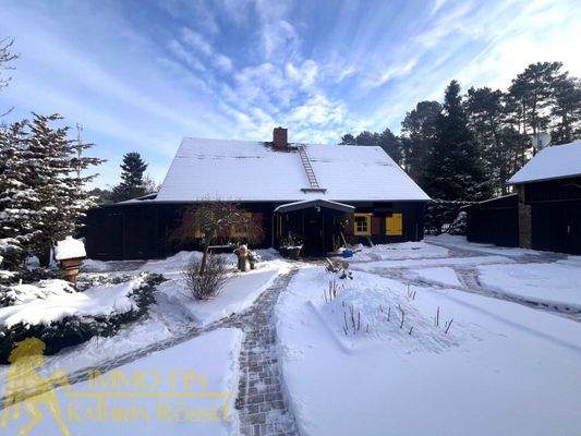Blick auf das Wohnhaus (O)