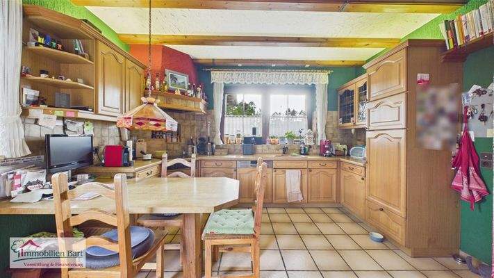 Küche EG mit Zugang zum Garten