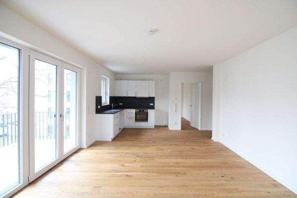 Großes, sonniges Wohnzimmer