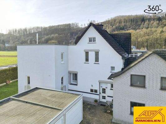Einfamilienhaus mit Garage