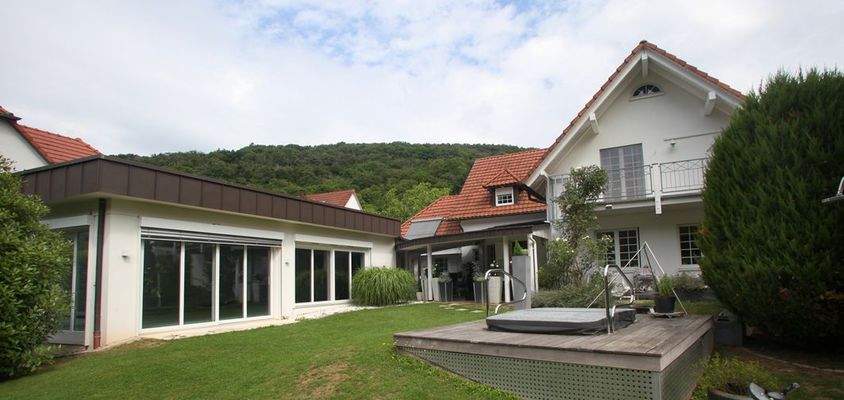 Blick zur Schwimmhalle.jpg