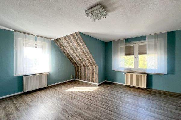 Großes Schlafzimmer