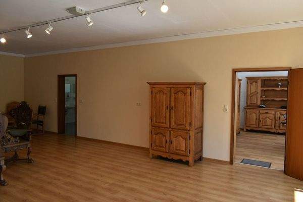 Verkaufsraum-Büro 1-1