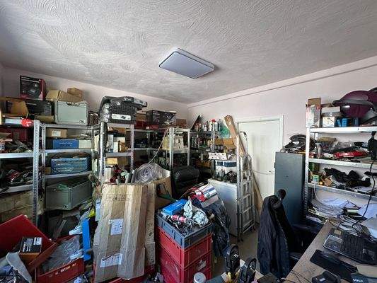 Büro + Lagerfläche