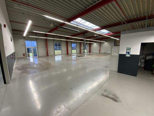 Halle 1  Warenanlieferung