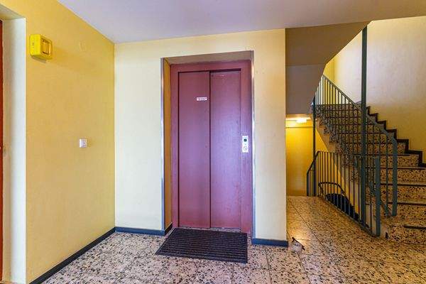 Mit dem Fahrstuhl auf Ebene 3 und 4