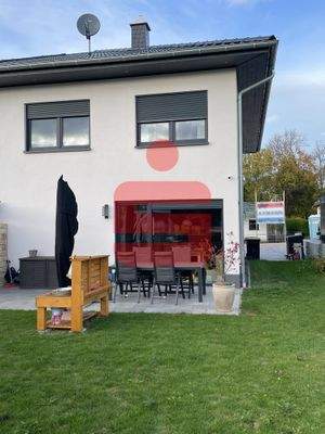 Terrasse und Rückansicht