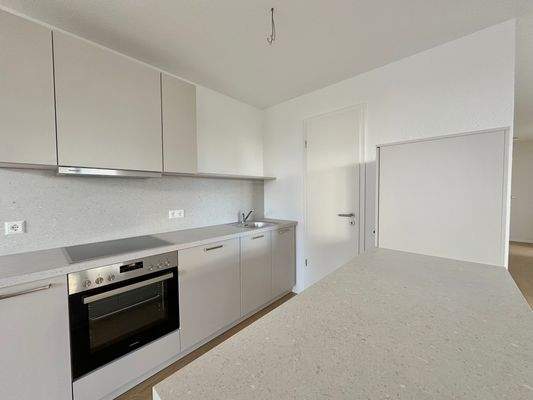 Moderne Küche mit Insel