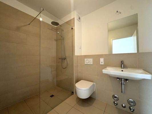 Badezimmer mit Dusche