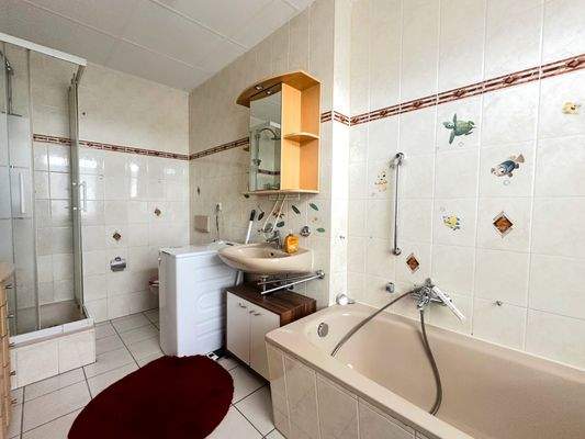 Badezimmer (2.OG links)