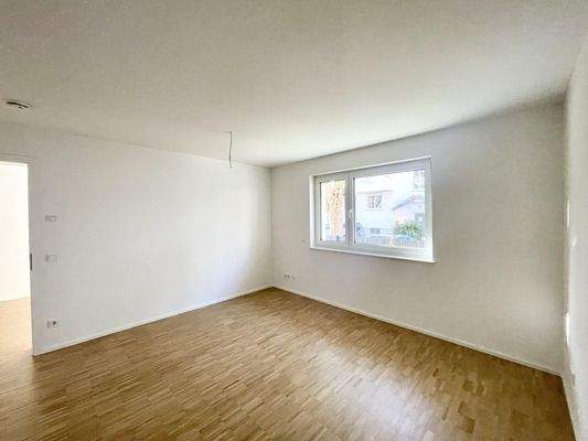 Schlafzimmer m. Zugang zum Badezimmer