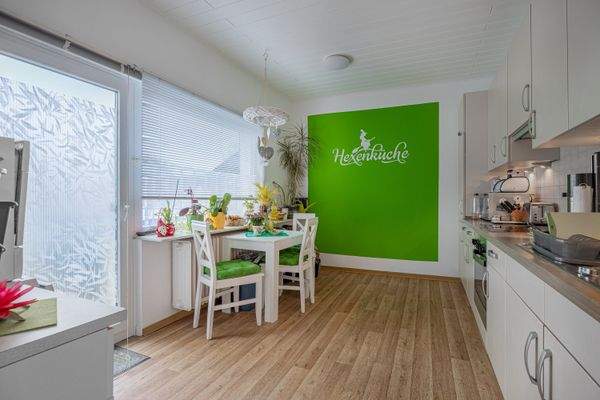 mit großer Wohnküche