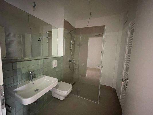 Modernes Badezimmer