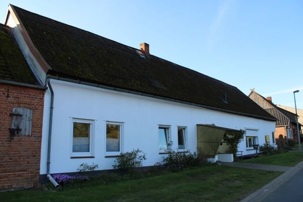 Außenansicht - Straßenfront.JPG