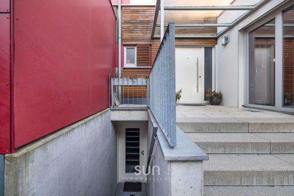 EINGANG EINLIEGERWOHNUNG