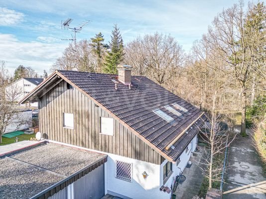 Außenansicht des Altbestands am Parkrand