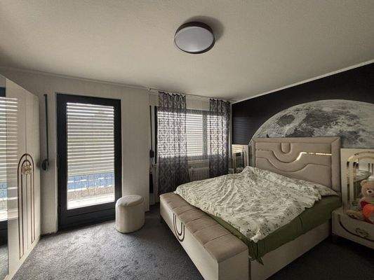 ...mit direktem Zugang zum Balkon