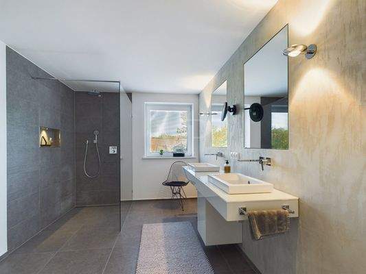 Badezimmer im Obergeschoss