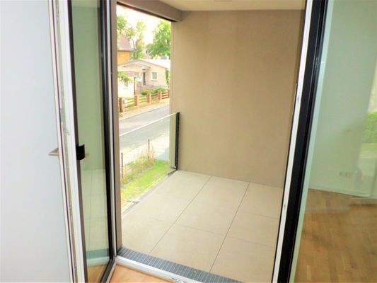 Ihr Balkon lädt zum Entspannen ein!