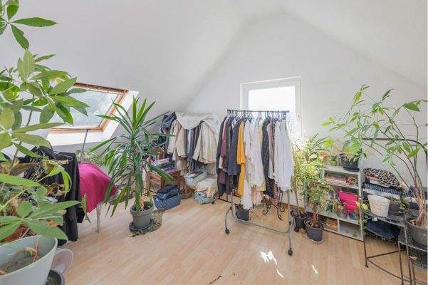 Schlaf-Kinder- oder Arbeitszimmer DG