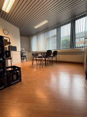 Büro/Besprechungsraum