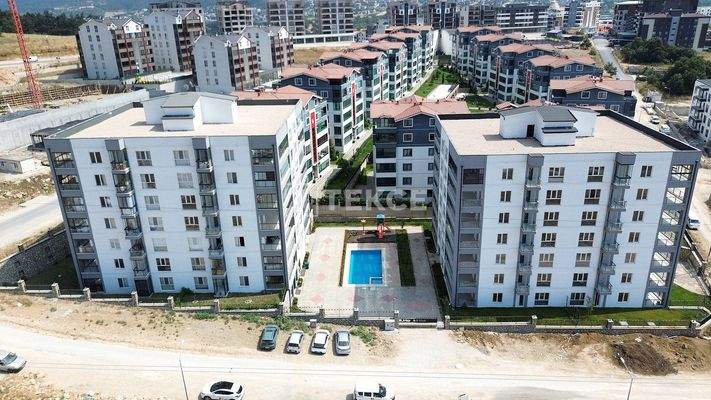 3-Bedroom Spacious Real Estate in a Calm Area in Bursa
