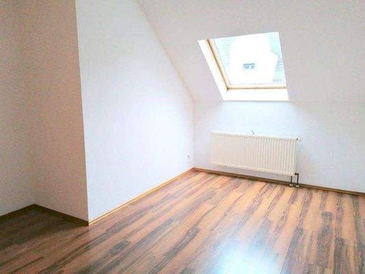 Wohnzimmer mit Laminat