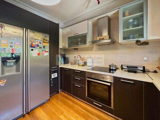 ae49441a67ef42fca5a2170f1a022191-original