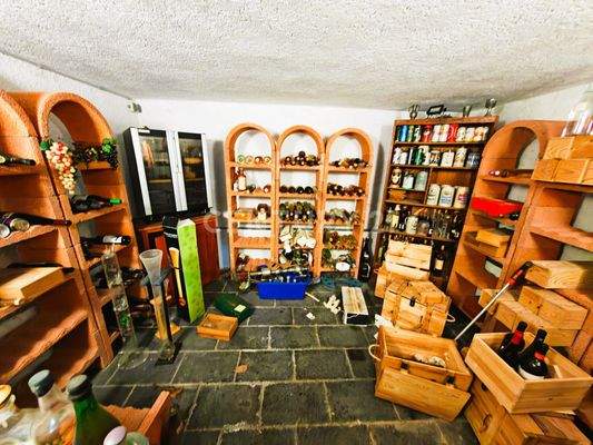 Toller Weinkeller - Edle Tropfen in uriger Atmosphäre