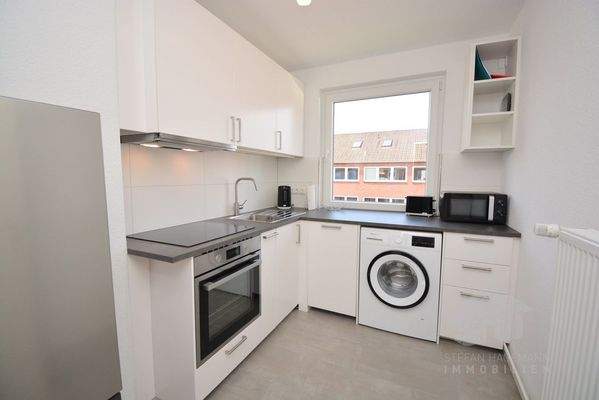 Einbauküche Butzen 14 und 15 mit Waschmaschine und Geschirrspülmaschine