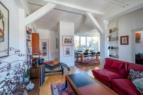 Wohnbereich mit Blick auf den Essbereich