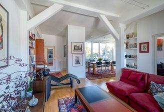 Wohnbereich mit Blick auf den Essbereich