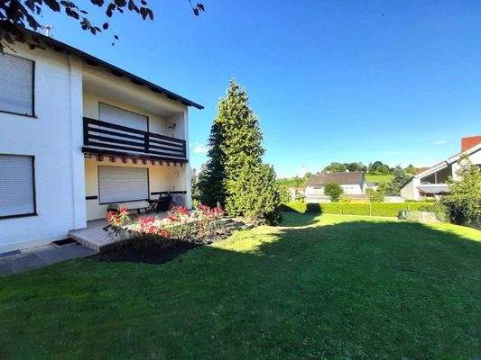 Ansicht Haus - Balkon Terasse Garten