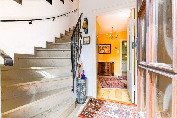 Windfang und Treppenaufgang