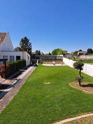 Blick über ganzen Garten